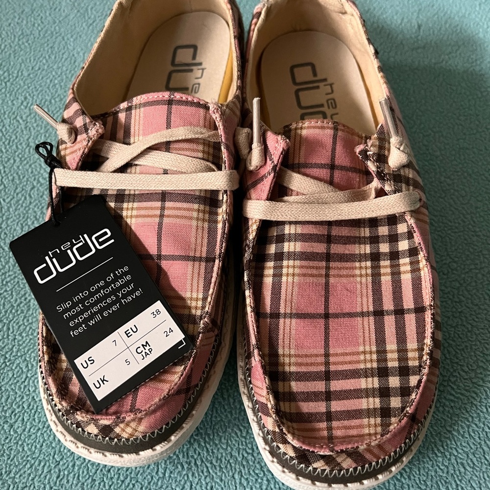 Hey dudes Wendy’s pink plaid. Retired